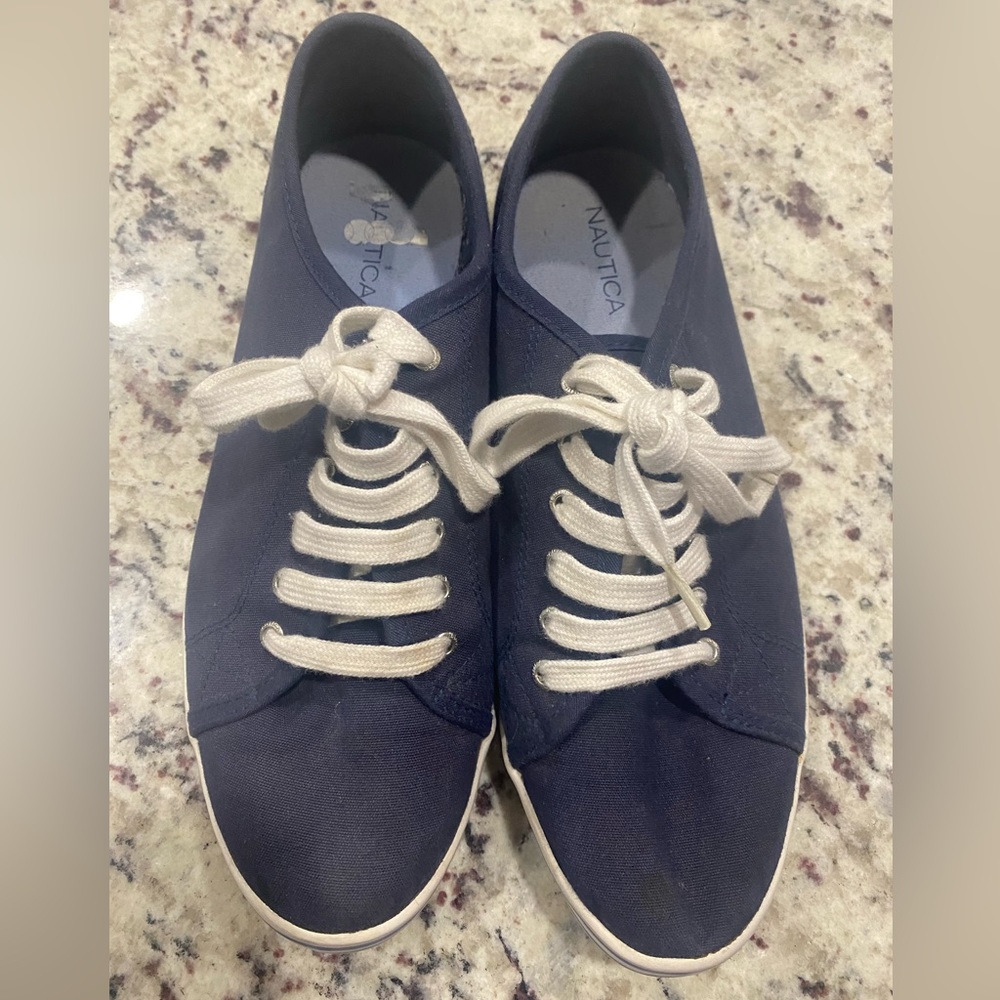 Náutica tennis shoes